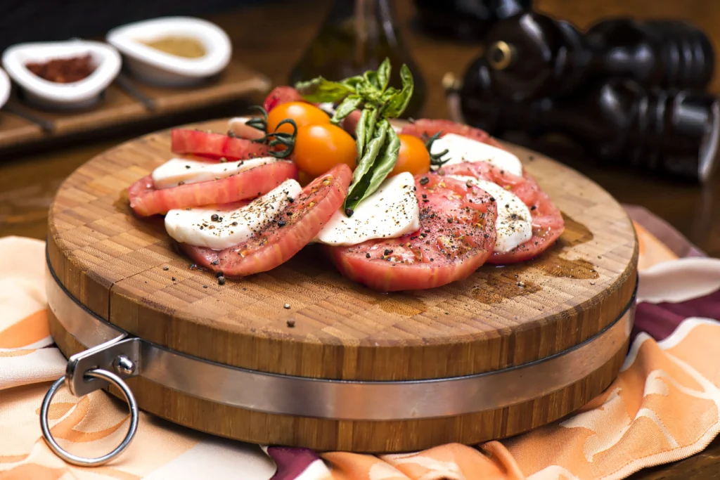 Ege sofrası bülteni-izmir yemek fotoğrafçısı-tulum peynirli domates